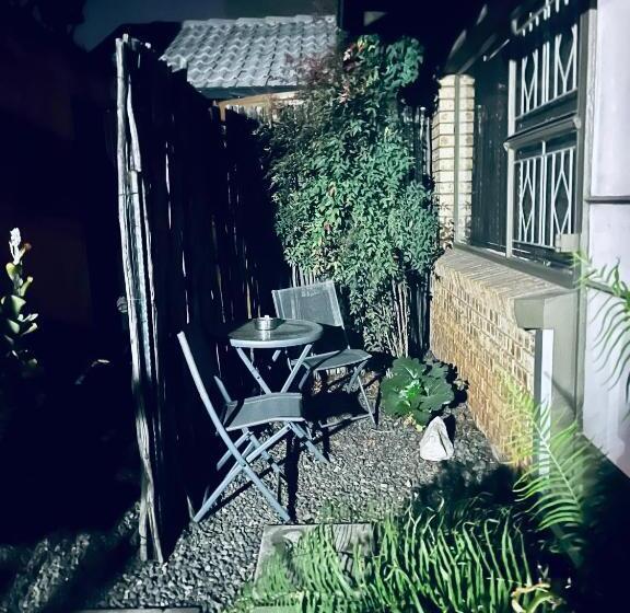 스탠다드 룸, Revenir