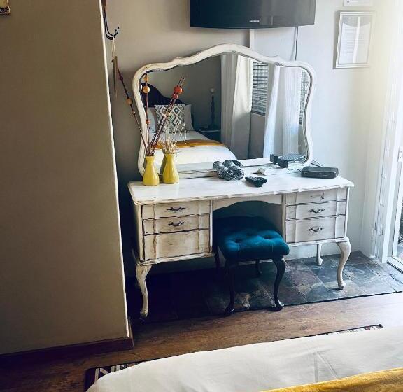 스탠다드 룸, Revenir