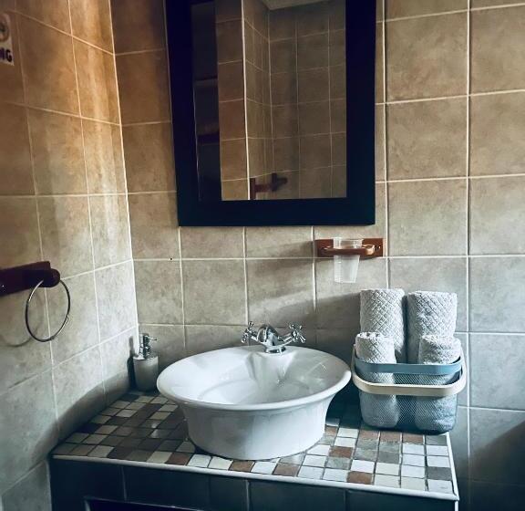 이코노미 룸, Revenir