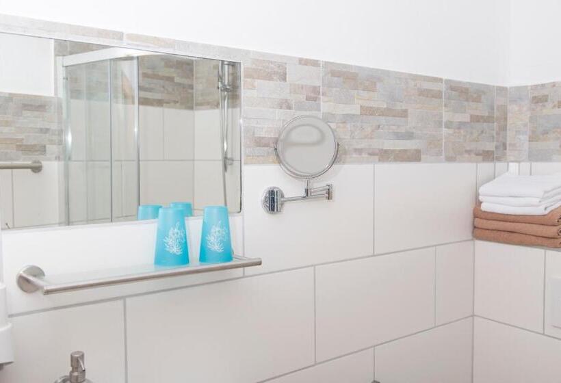 标准三人间, Pension Gästehaus La Mula