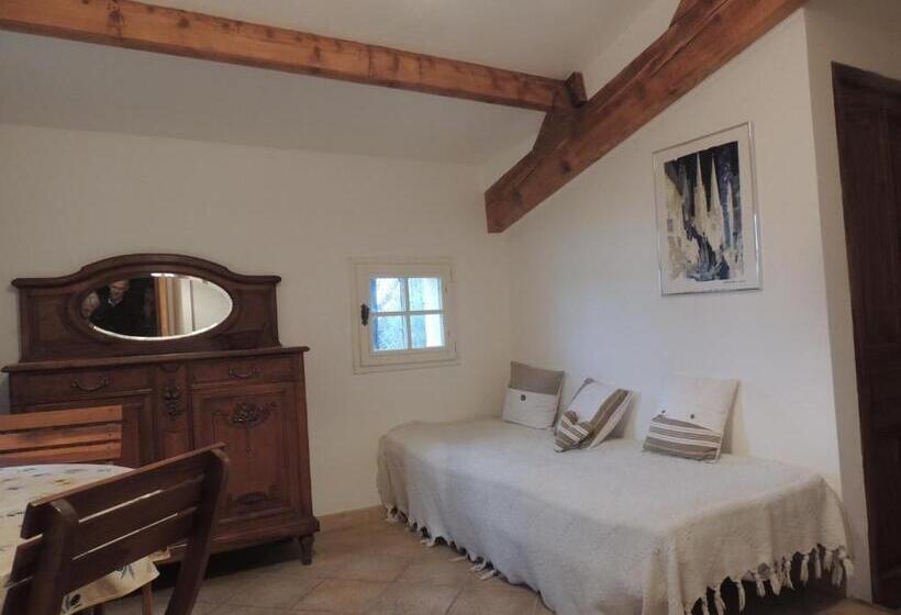 スタンダードルーム, Clos Saintegarde