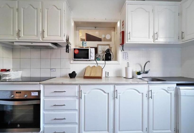 Трехместный Номер Стандарт с Балконом, Costa Norte Guesthouse