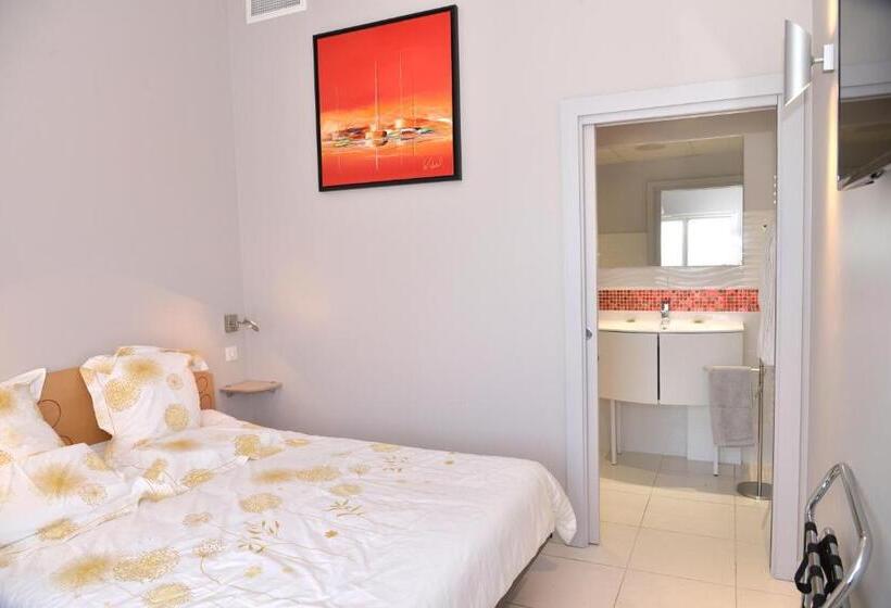 Standard room with outdoor bath, Les Chambres De Montplaisir