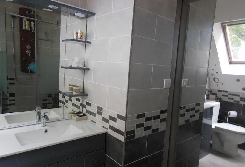 스탠다드 룸, Ty An Eol