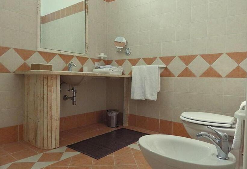 标准三人间, B&b Le Vele