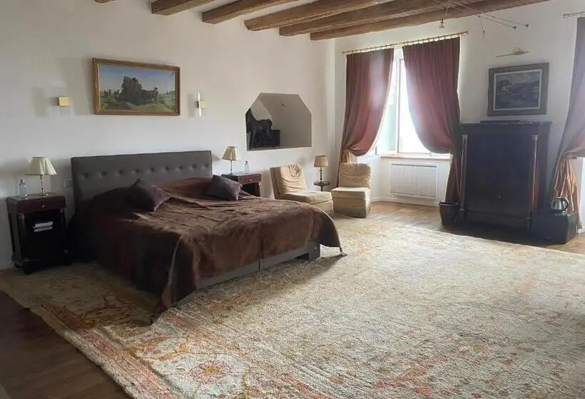 Deluxe-huone, Château Du Puech
