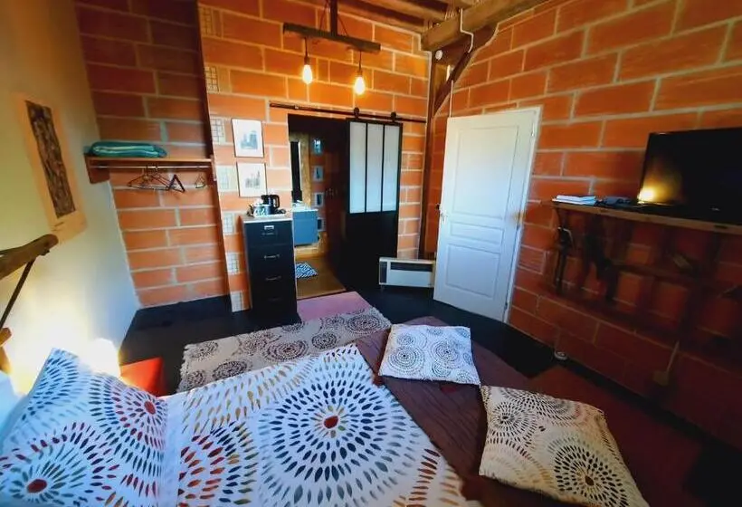 Standart Oda, Stuartlodge S
