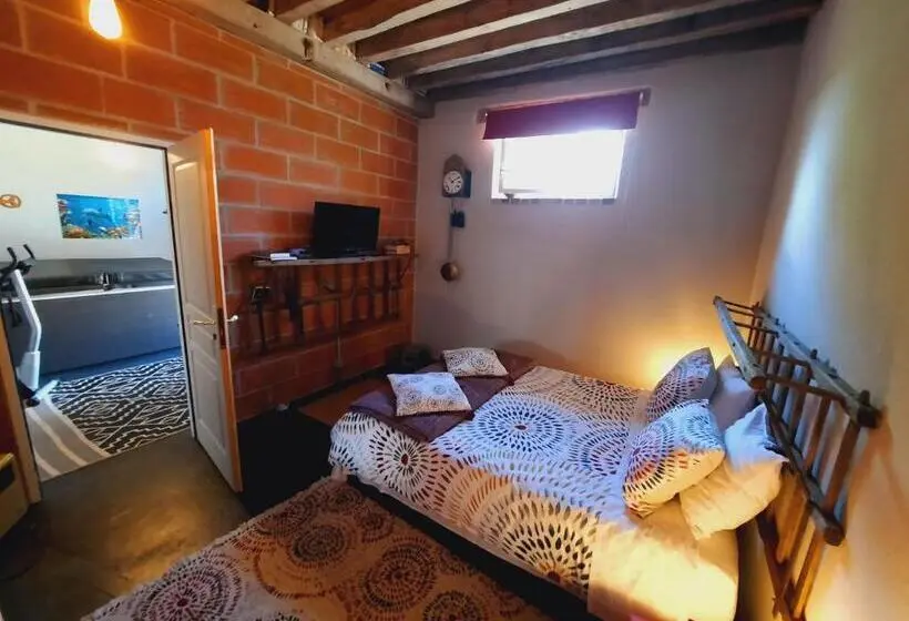 Standart Oda, Stuartlodge S
