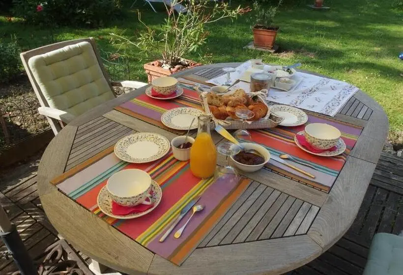 Standart Oda, Stuartlodge S