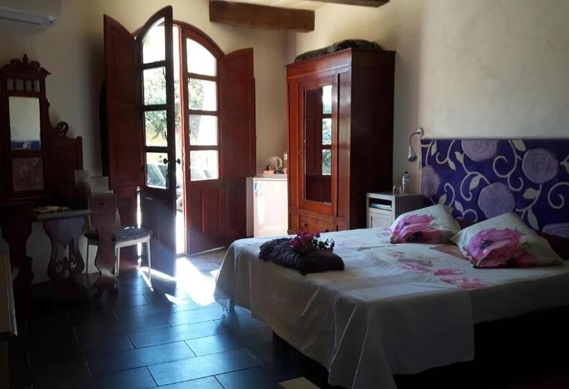 Deluxe Suite King Bed, Charming B&b Dar Ta Zeppi