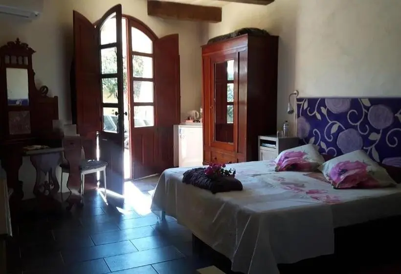 Deluxe Suite King Bed, Charming B&b Dar Ta Zeppi