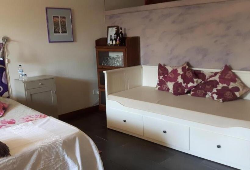 Deluxe Suite King Bed, Charming B&b Dar Ta Zeppi
