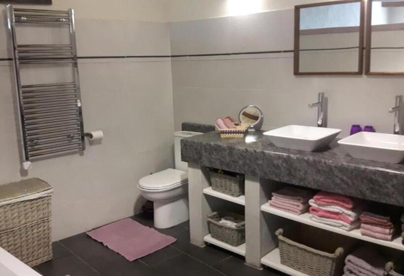 Deluxe Suite King Bed, Charming B&b Dar Ta Zeppi