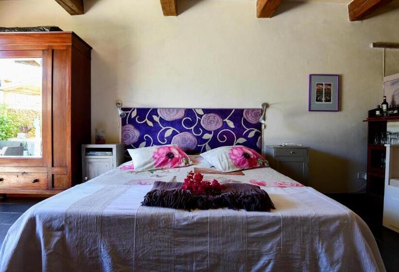 Deluxe Suite King Bed, Charming B&b Dar Ta Zeppi