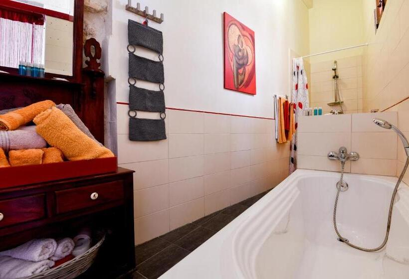 سوییت لوکس, Charming B&b Dar Ta Zeppi