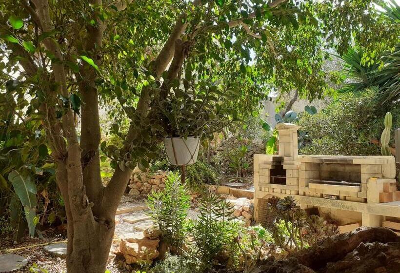 ویلای یک اتاق خوابه با استخر شنا, Charming B&b Dar Ta Zeppi