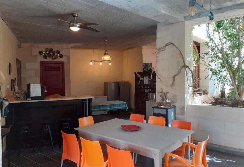 ویلای یک اتاق خوابه با استخر شنا, Charming B&b Dar Ta Zeppi