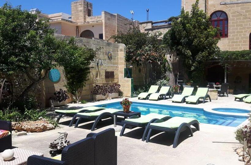 ویلای یک اتاق خوابه با استخر شنا, Charming B&b Dar Ta Zeppi