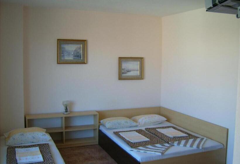 סטודיו סטנדרט עם מרפסת, Pasians