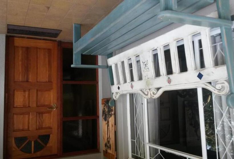 家庭间, 5th Seasons Guesthouse