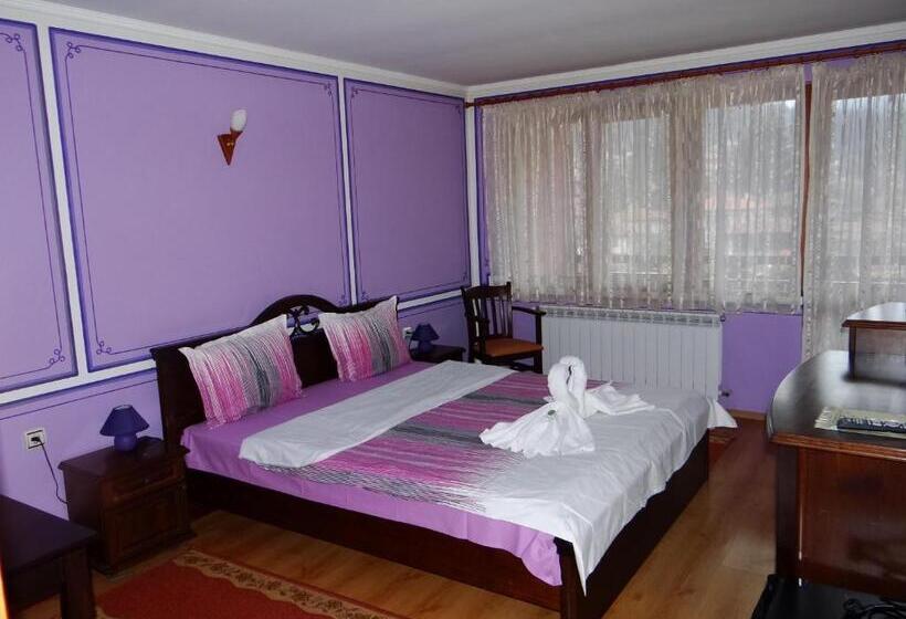 带阳台的豪华间, Denis Guest House