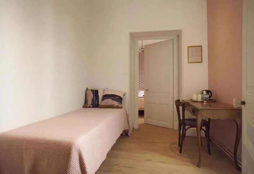 Sviitti Puutarhanäkymä, Maison Saint James