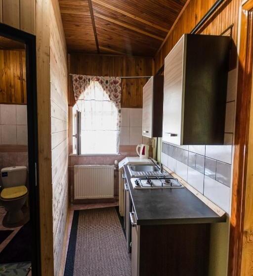 اتاق استاندارد چهار تخته, Regina Guest House