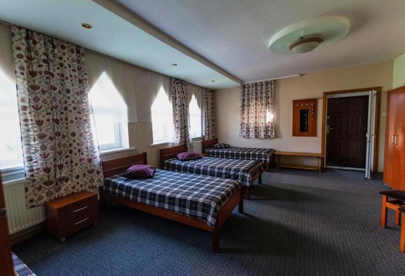 اتاق استاندارد چهار تخته, Regina Guest House