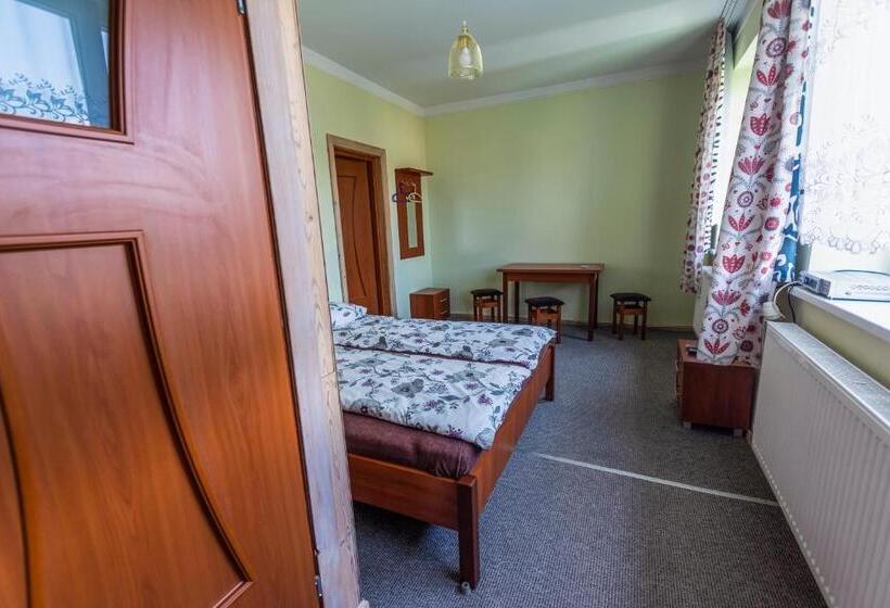 اتاق استاندارد سه تخته با سرویس بهداشتی مشترک, Regina Guest House