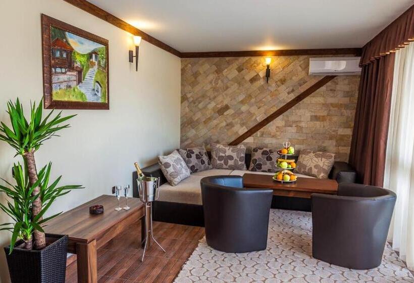 جناح مطل على البحيرة, The Wind Mills Hydropark