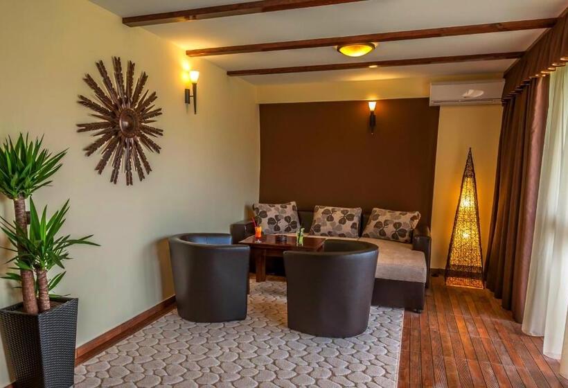 جناح مطل على البحيرة, The Wind Mills Hydropark