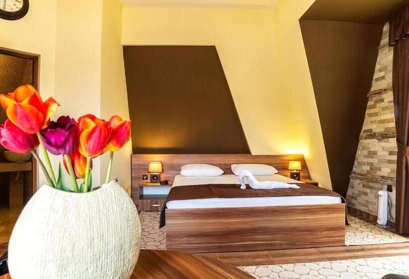 غرفة قياسية مطلّة علي البحيرة, The Wind Mills Hydropark