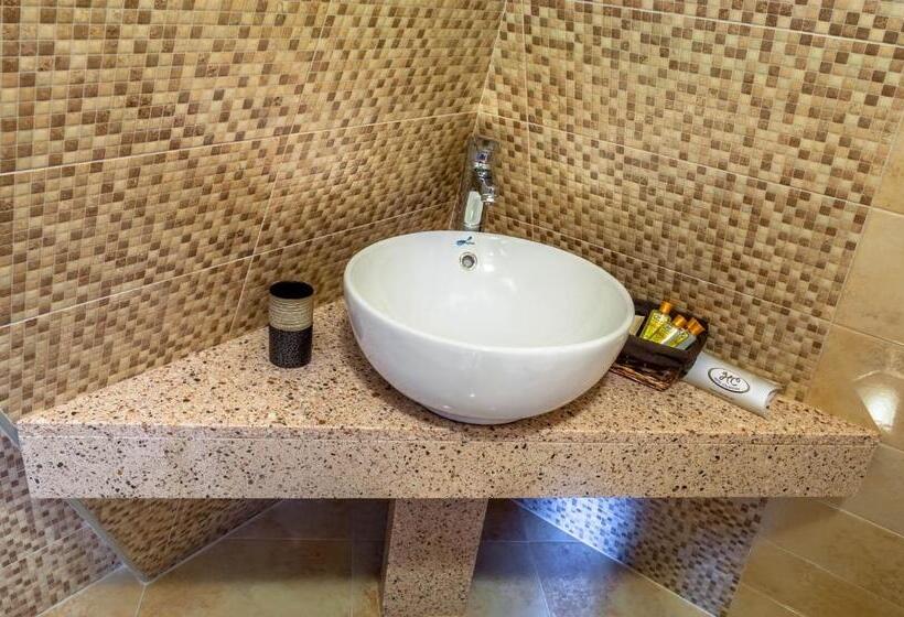 غرفة قياسية مطلّة علي البحيرة, The Wind Mills Hydropark