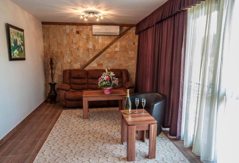 جناح بريميوم, The Wind Mills Hydropark