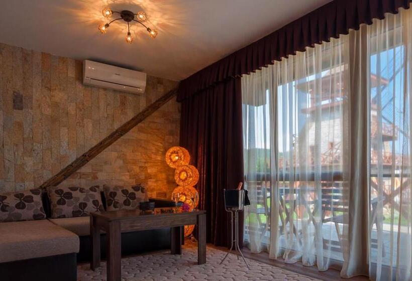 جناح مطل على البحيرة, The Wind Mills Hydropark