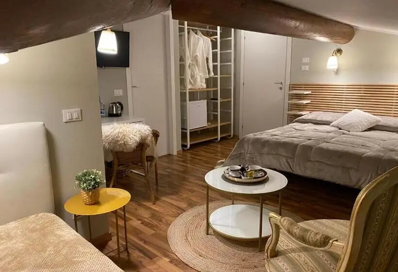 バルコニー付きスタンダードトリプルルーム, La Casa Di Campagna Sul Garda