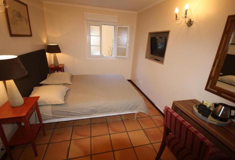 Номер Стандарт, Manoir De La Croix Sonnet