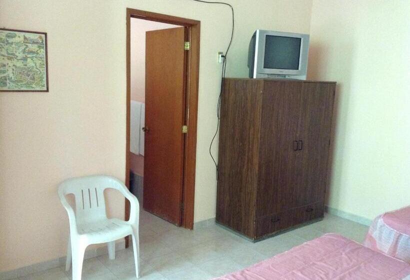 标准三人间, Tecozautla