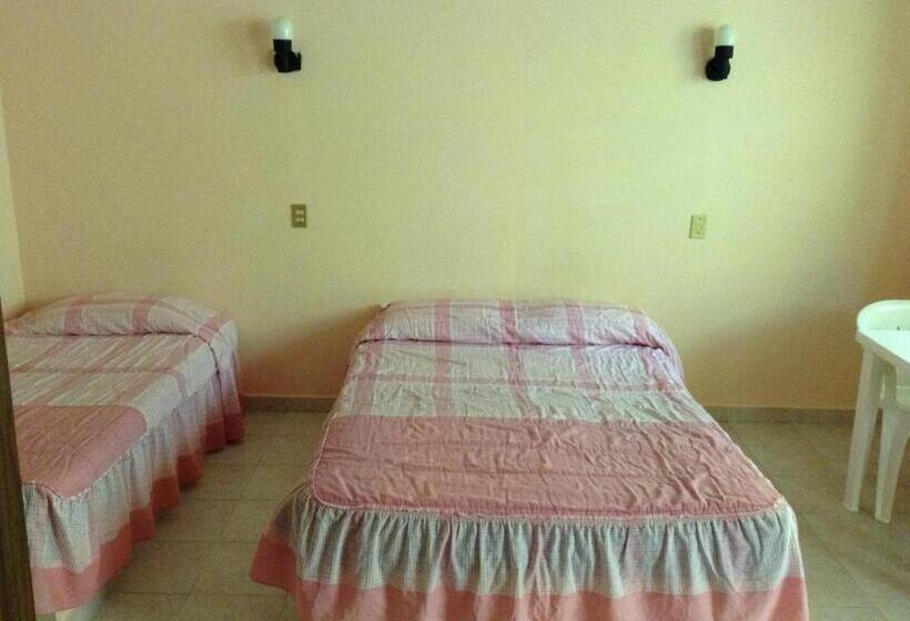 标准三人间, Tecozautla