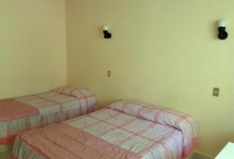 标准三人间, Tecozautla