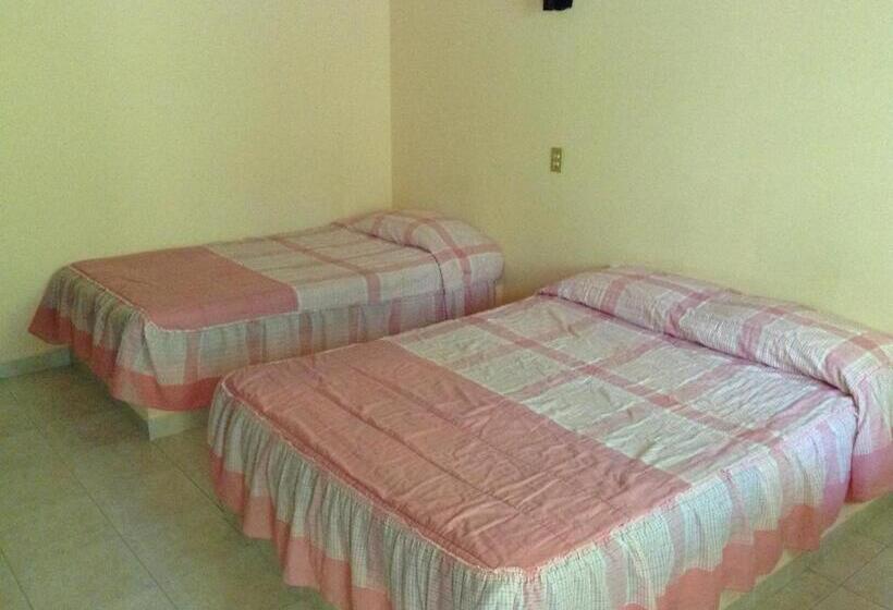 标准三人间, Tecozautla