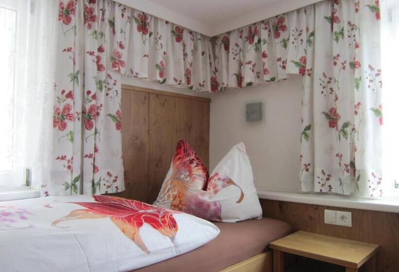 غرفة قياسية رباعية, Haus Jochum