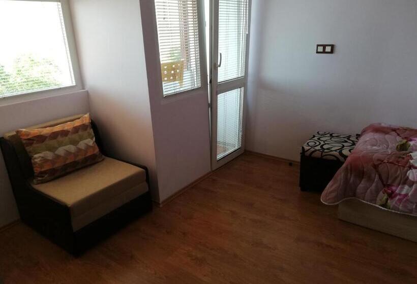 スタンダードトリプルルーム, Guest House Emi