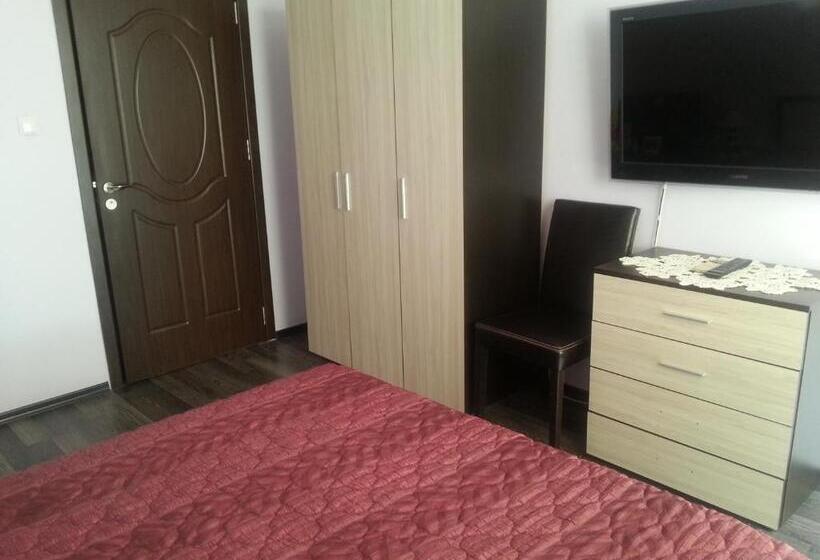 バス共有のスタンダードルーム, Guest House Emi