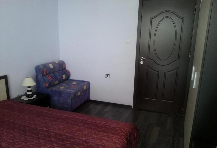 バス共有のスタンダードルーム, Guest House Emi