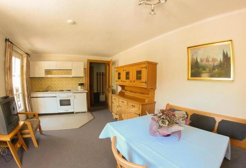 발코니가 있는 2 베드룸 아파트, Pension Kröll