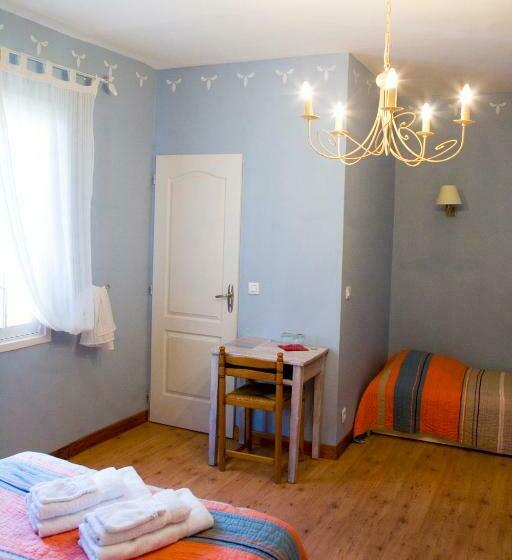 标准三人间, A L Ombre Du Clocher