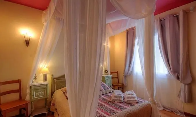 اتاق استاندارد, A L Ombre Du Clocher