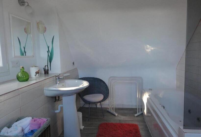 اتاق استاندارد با وان آب گرم, Chambres D Hôte Air Marin