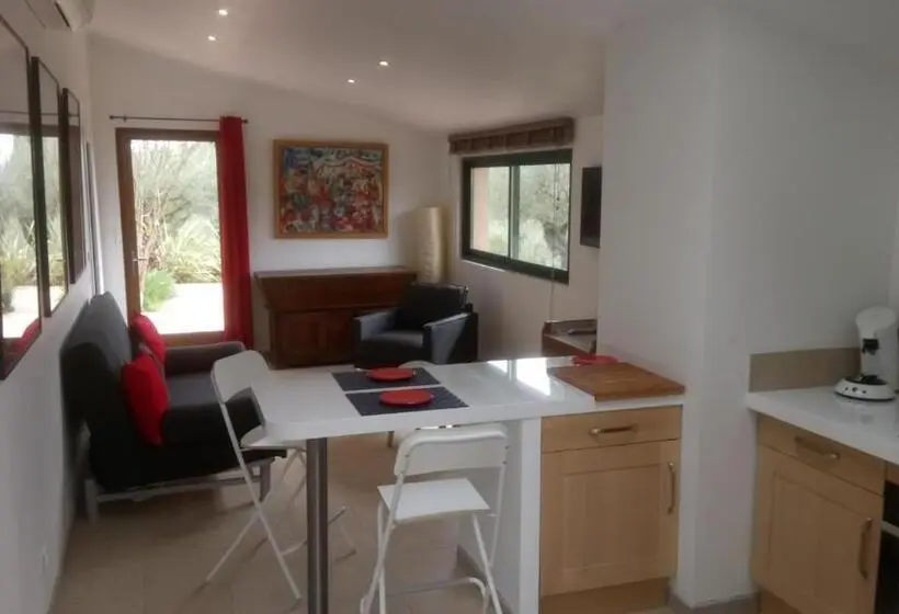 Apartament cu 1 dormitor parter, La Radassière